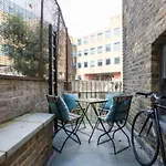 Vauxhall 3 Bed House By Basetogo