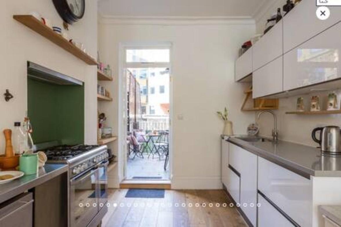 Vauxhall 3 Bed House By Basetogo *